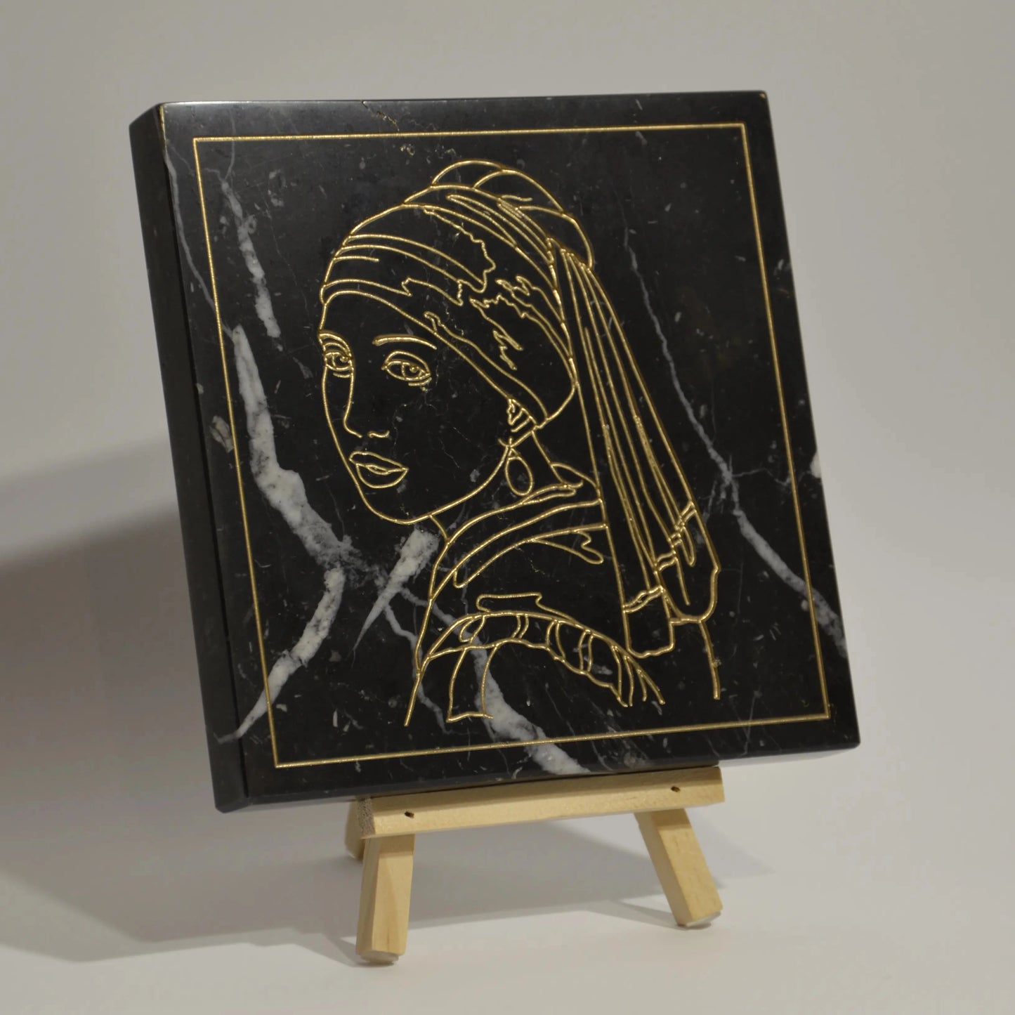 Stone Engraved Artpiece Johannes Vermeer - Girl with a pearl earring into Marble